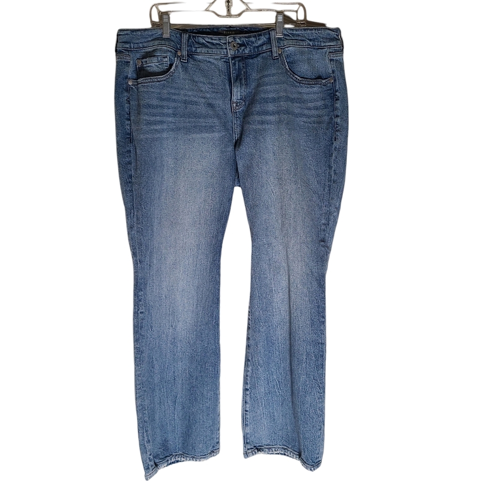 COPY - Torrid Feel the Fit Mid rise slim boot cut jeans. Size 18